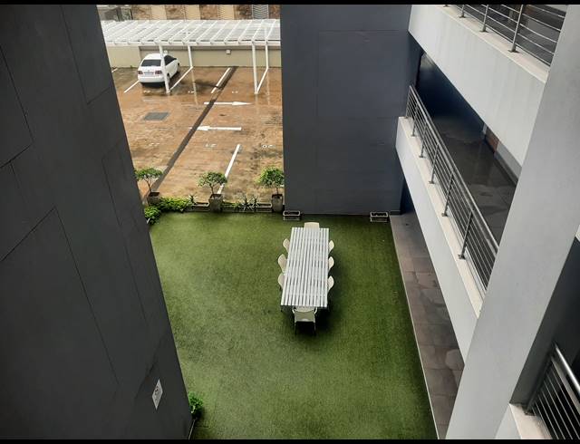 2 BEDROOM APARTMENT FOR SALE IN UMHLANGA RIDGE